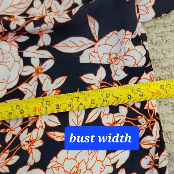 Banana Republic navy floral 3/4 sleeve semi sheer blouse - Picture 8 of 9